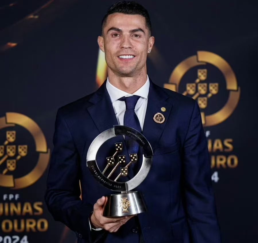 Nakon 22 godine nogometa, može li 40-godišnji Cristiano Ronaldo ostvariti svoj san o Svjetskom prvenstvu? Nakon 22 godine nogometa, može li 40-godišnji Cristiano Ronaldo ostvariti svoj san o Svjetskom prvenstvu?